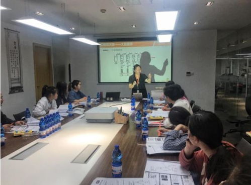 來伊份協辦食品生產企業檢驗員培訓 攜手行業共同發展